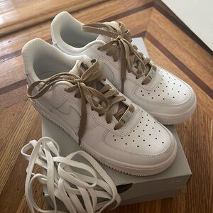 Nike Women’s Air Force 1 ‘07 Sneakers White